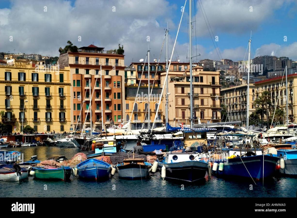 Ferienwohnung Napoli Sottosopra Chiaia Exterior foto