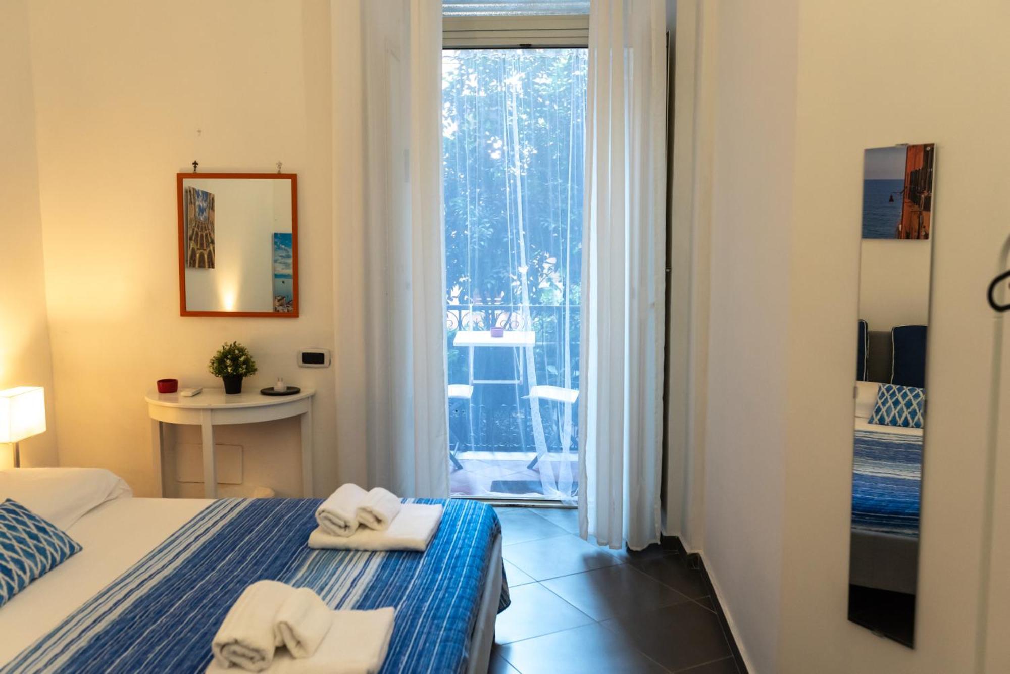 Ferienwohnung Napoli Sottosopra Chiaia Exterior foto