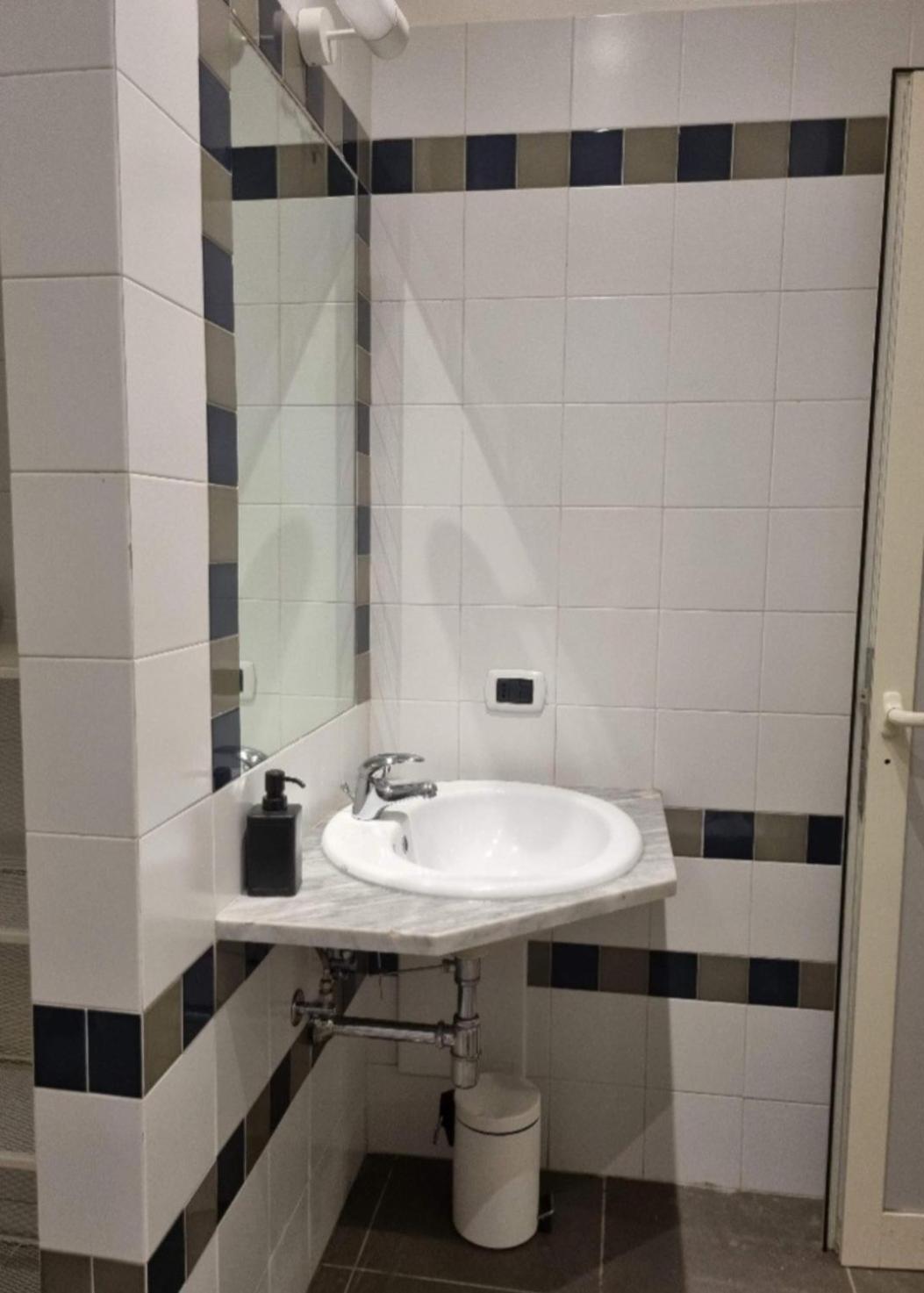 Ferienwohnung Napoli Sottosopra Chiaia Exterior foto