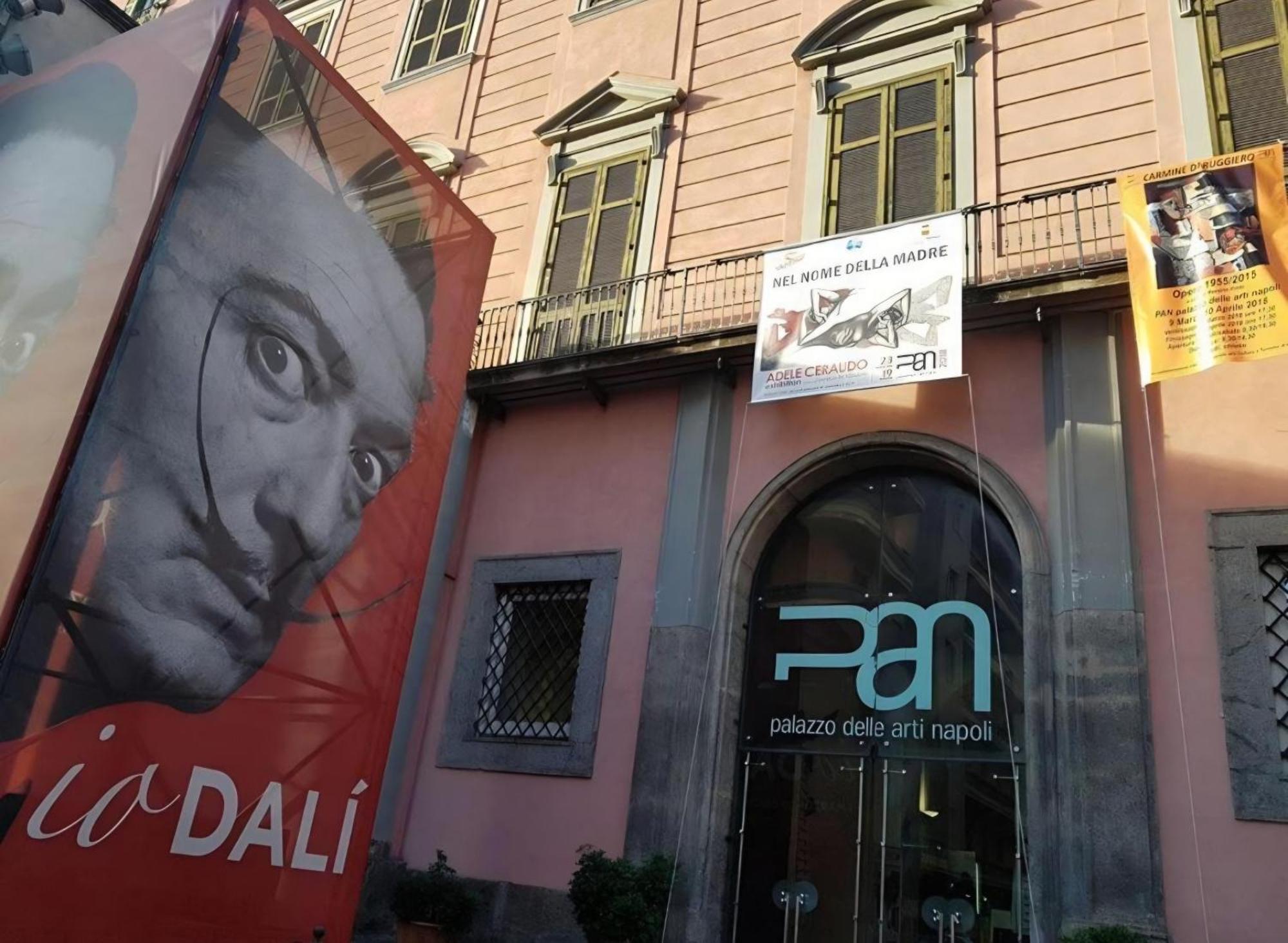 Ferienwohnung Napoli Sottosopra Chiaia Exterior foto